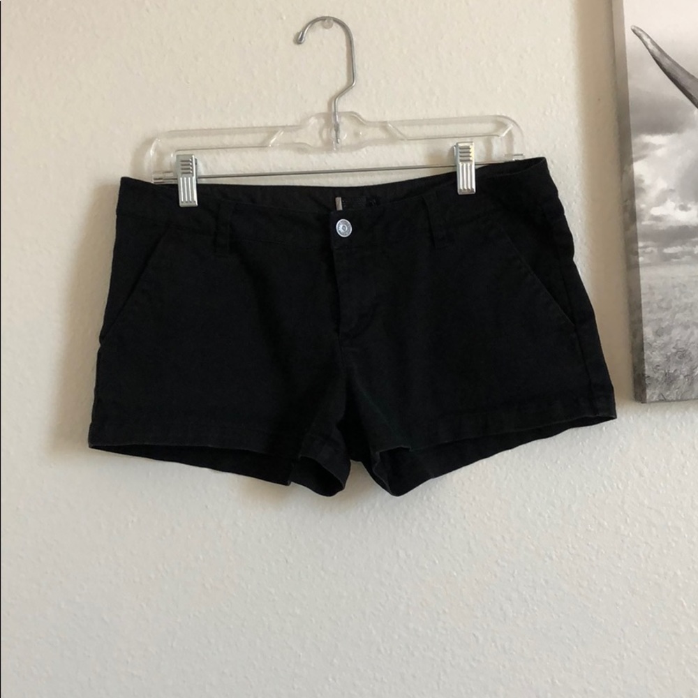Black Volcolm shorts